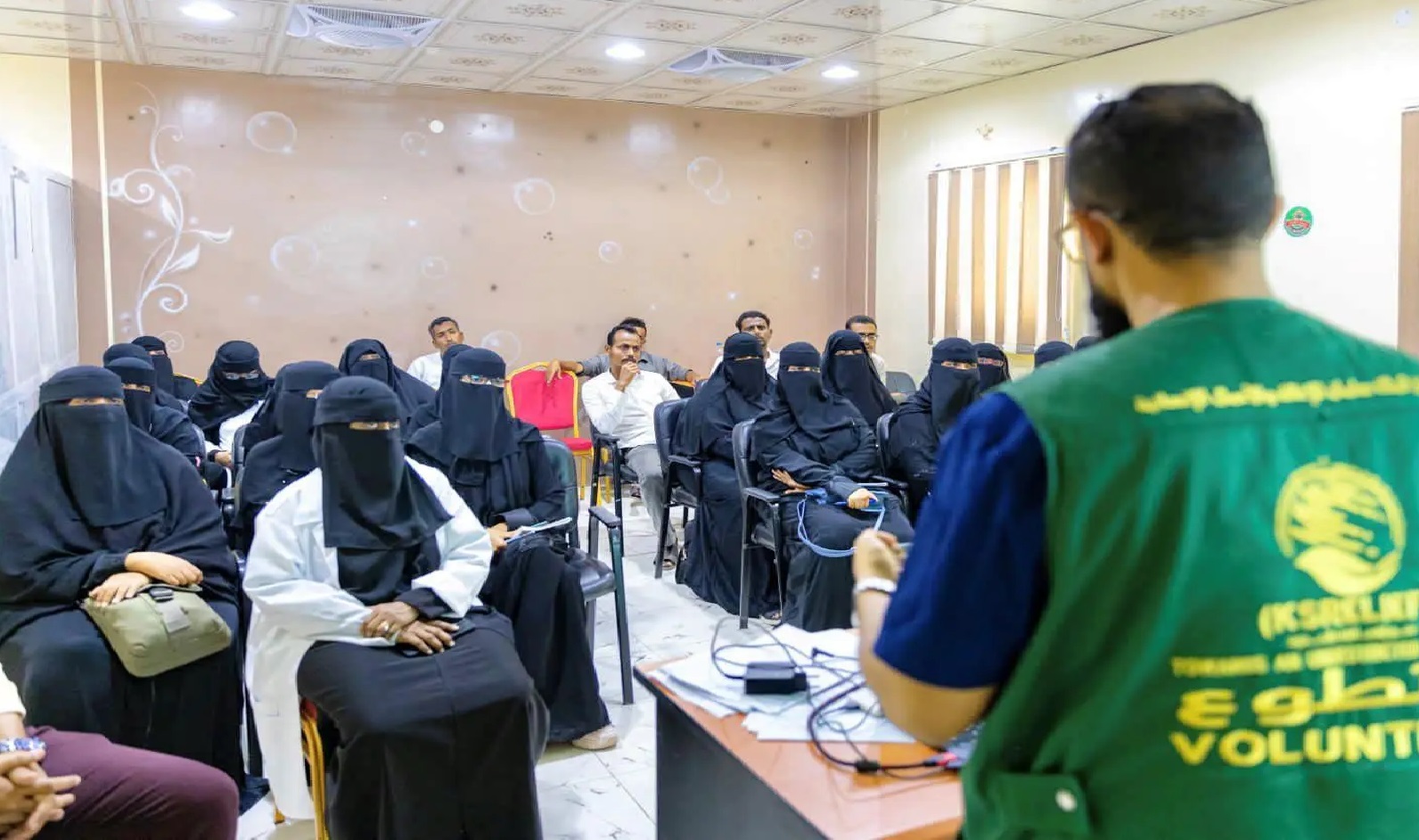 مركز الملك سلمان للإغاثة ينفذ تدريبات طبية لحديثي الولادة ولتعليم الفتيات بمحافظة حضرموت باليمن